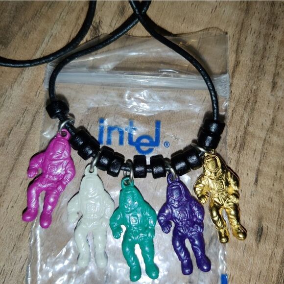 Intel Spaceman Necklace Charms Set Of 5 Multicolor Spacemen - Picture 6 of 7